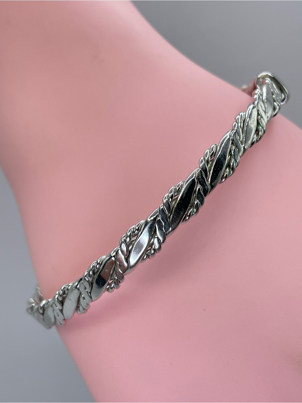 Vintage Avon Silver Tone Twisted Rope Bangle Bracelet Classic Chic